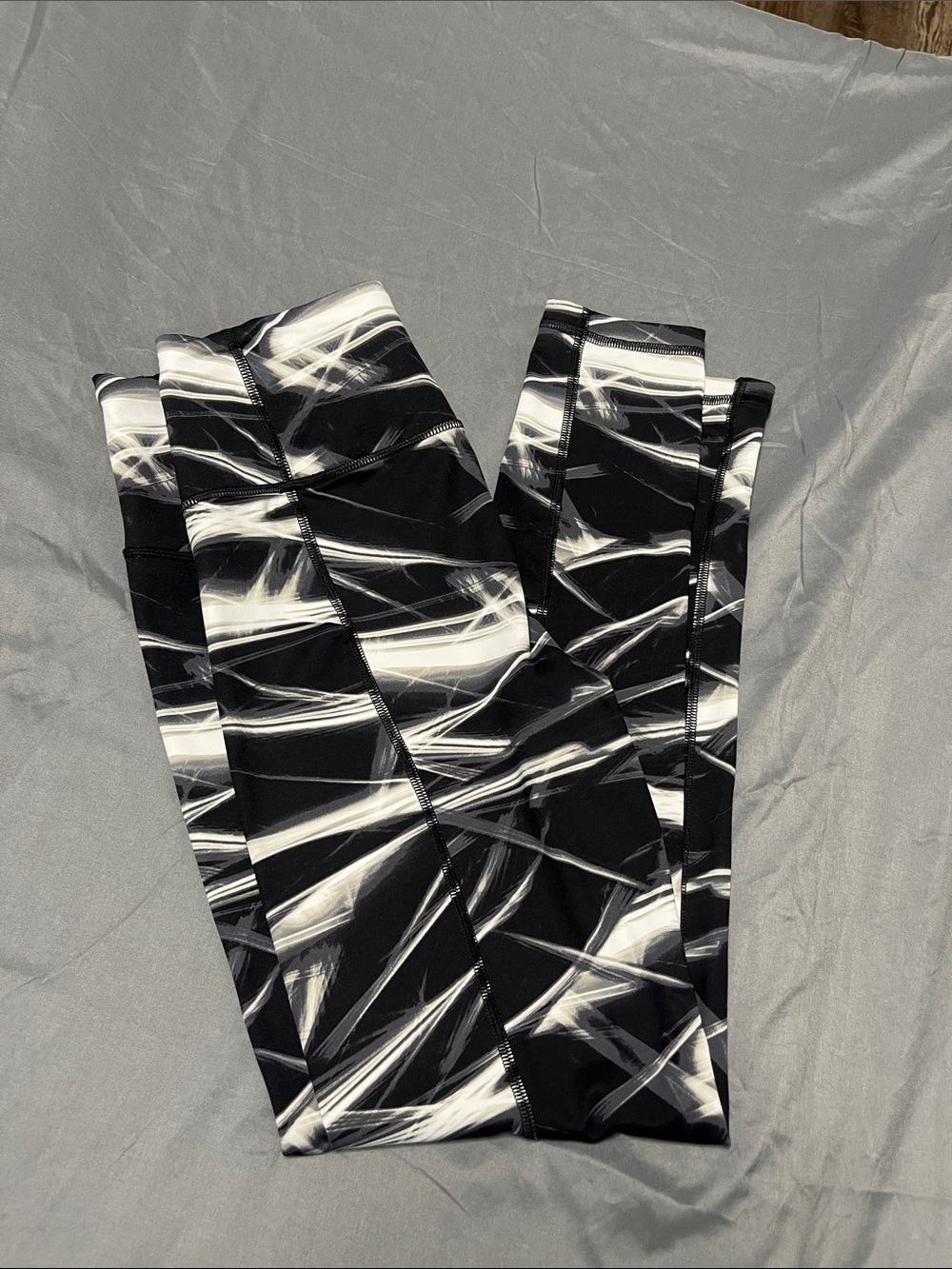 Victoria's Secret Black & White Abstract High-Waist Leggings